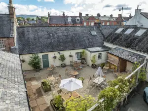 Buccleuch and Queensberry Arms Hotel