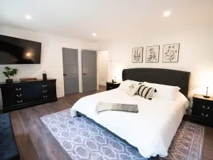 This spacious home boasts 5 bedrooms, 4 bathrooms Perfect for Penn State groups