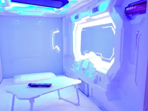 愛睡覺機場 2 航廈酒店
