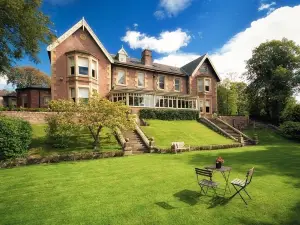 Eslington Manor