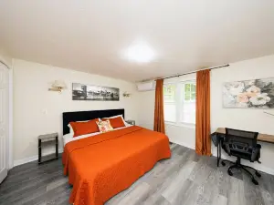 Spacious 4Br/3BA Near Worcester Airport Fast Wi-Fi
