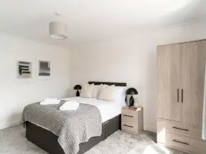 Modern 1 Bed Harbour-side Apartment in Whitehaven