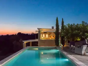 Porto Cheli Studio - Poolside Lux Getaway