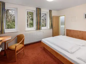 Academy Lodge Boardinghouse