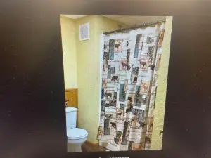 3-bedroom house in lovely Pierre with AC, WiFi. Super host on the other site