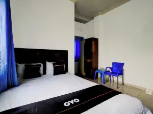OYO 94818 사비나 하우스 샤리아