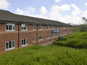 Travelodge Swansea M4
