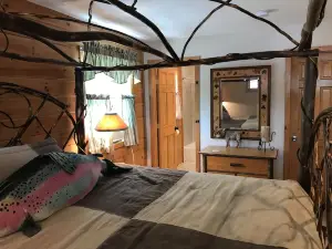Moose Lodge - Rustic and Cozy