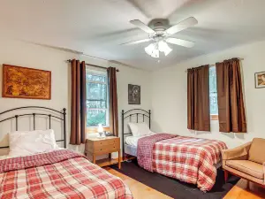 Quiet Presque Isle Home w/ Grill: Families Welcome