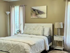 Spacious & Central Cozy 3BR by UNCC, Speedway, PNC. Fully Stocked .3 Queen beds