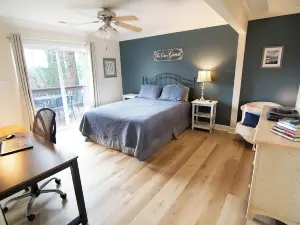 Lakefront Home - Private Dock, Kayaks, Game Room, Fire Pit, Pet-Friendly
