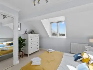 Bright   Spacious 3 Bedroom Home in Central Exeter