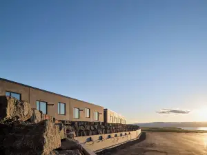 Black Sand Hotel