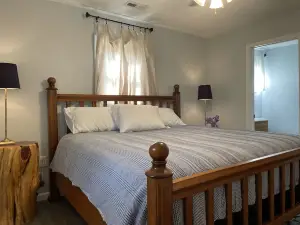 Countryside paradise 6 miles to Stockton Lake! We now have high-speed internet!