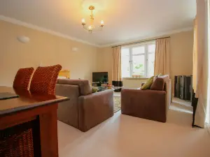 Turnberry Apartments
