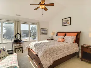 Windmill Point' Home: Steps to Beach & Pier!