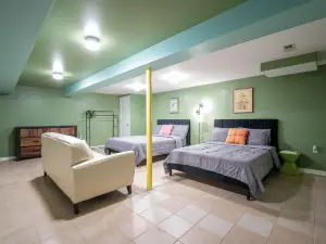 Spacious 4-bedroom house in amazing Silver Spring with WiFi, AC
