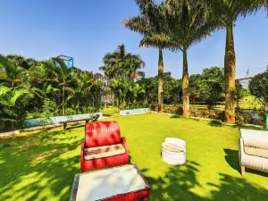Carina Retreat Resort