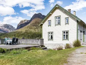 Elvehuset