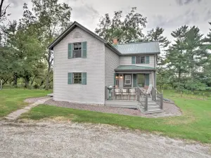 Pet-Friendly Spring Grove Home w/ Serene Yard!