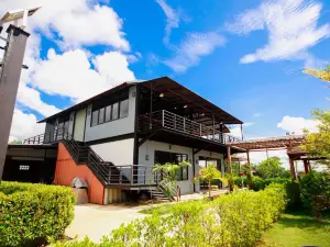 Maderbua Hotel