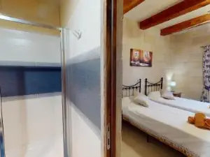 Qala Bed&Breakfast with Swimming Pool - IL-Wenniessa