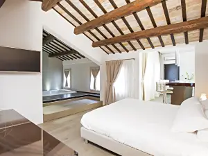 Borgoleoni 18 - Room and Breakfast