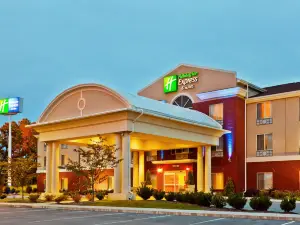 Holiday Inn Express & Suites DICKSON by IHG