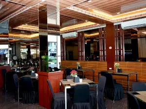 Ren'z Hotel