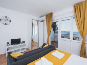Apartments by the Sea Semy