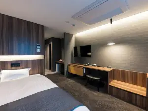 THE STILL HOTEL
