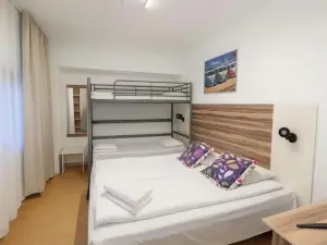 Arkadia Hotel & Hostel
