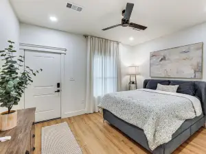 2 Blocks to Mt Bike Trails, Minutes from Town!