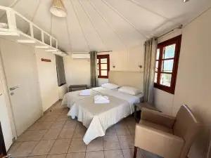 Chrissa Camping Rooms & Bungalows