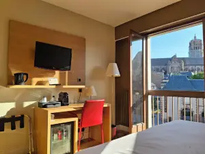 Hôtel de la Tour Maje