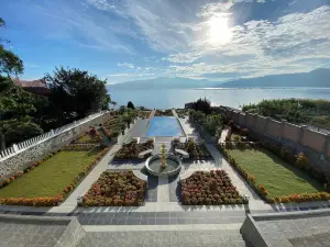 Toba Retreat Mansion and Villas