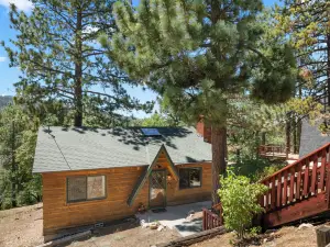 Pinecone Ridge