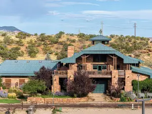 Cougar Ridge Resort