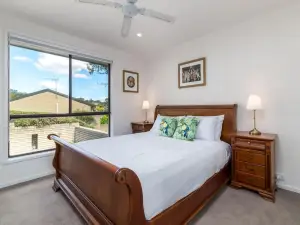 Spacious and Restful Holiday Home with Backyard