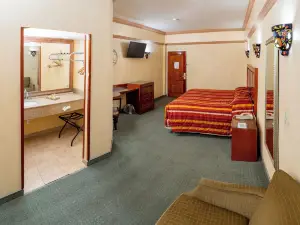 Hotel Los Cedros Inn Delicias