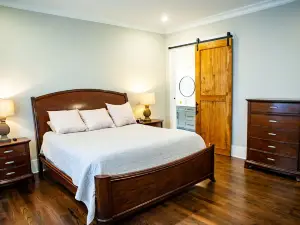 Masters Rental - 6 Bed/6.5 Bath  Great Entertainment House in Champions Retreat!