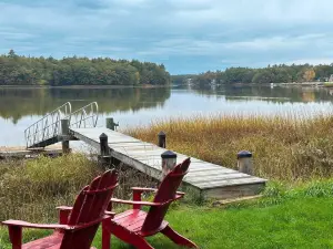 Waterfront Oasis~Pool Table~Deck~Dock~Garage