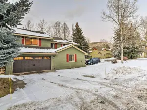 Modern Home w/ Patio: 3 Mi to Beaver Creek Resort!