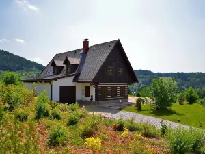 Stupná Holiday Home with Garden