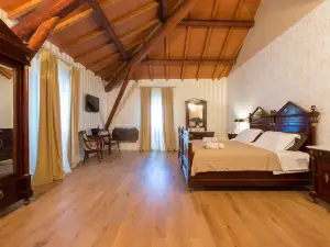 VILLA CAPOZZA 18+2, Emma Villas