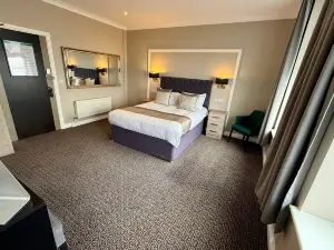 The Raven Hotel
