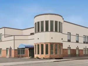 Signature Stay Inn & Suites - Downtown Hamilton