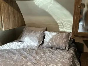 New updated, larger 1BR trailer, minutes from WEC and HITS, peaceful setting;