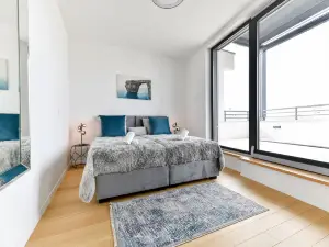 Luxury Penthouse Berin with Rooftop Terrace and Jacuzzi