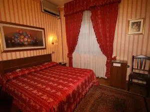 Hotel Italia City Center